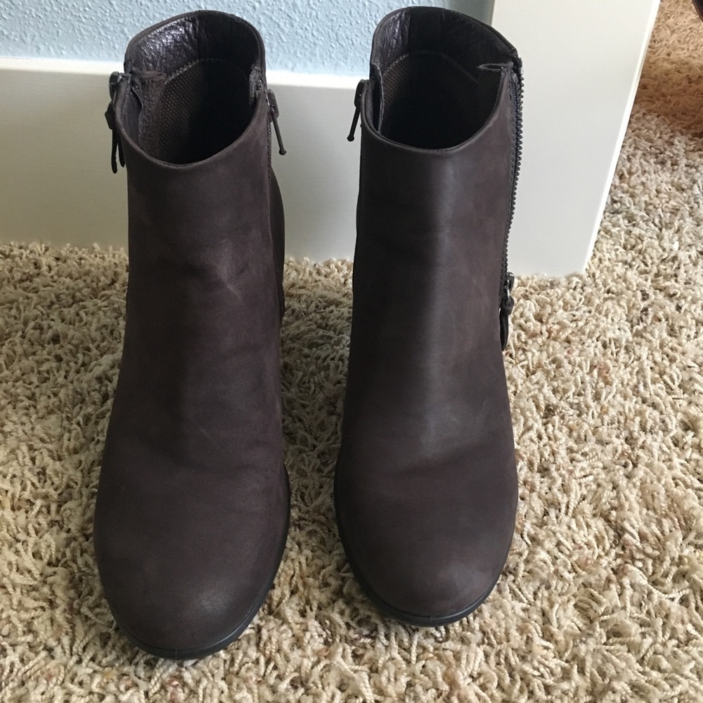 Ecco booties - Picture 2 of 6